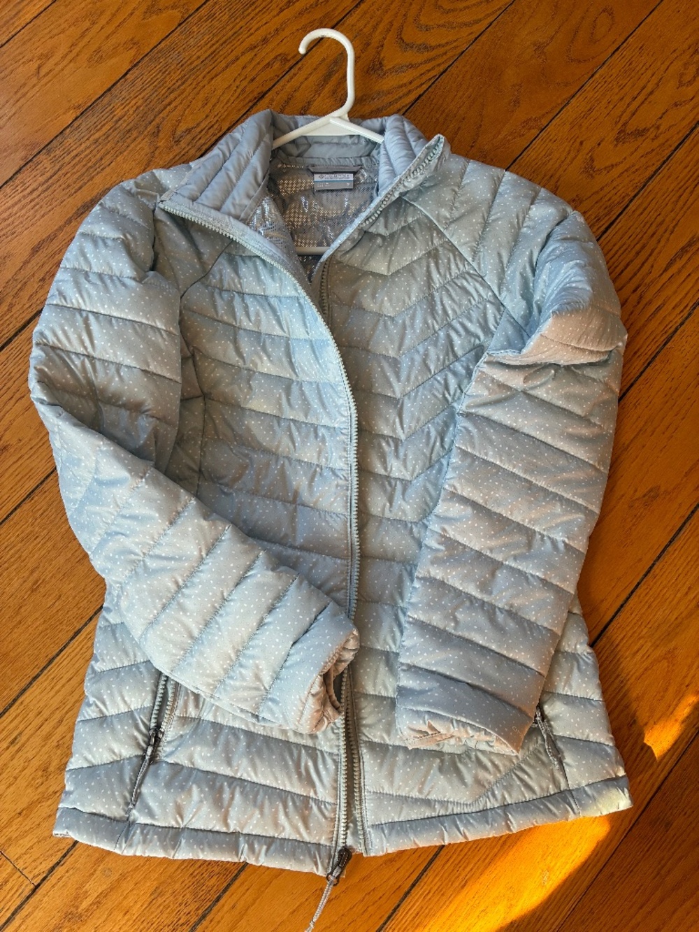 Columbia women’s puffer jacket (small)